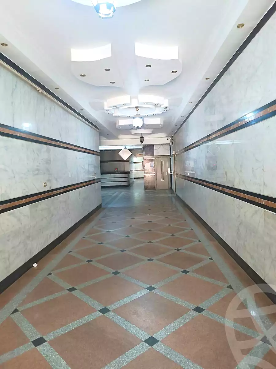 https://aqarmap.com.eg/en/listing/7101412-for-sale-cairo-heliopolis-gesr-elsuez-ibn-sender-square