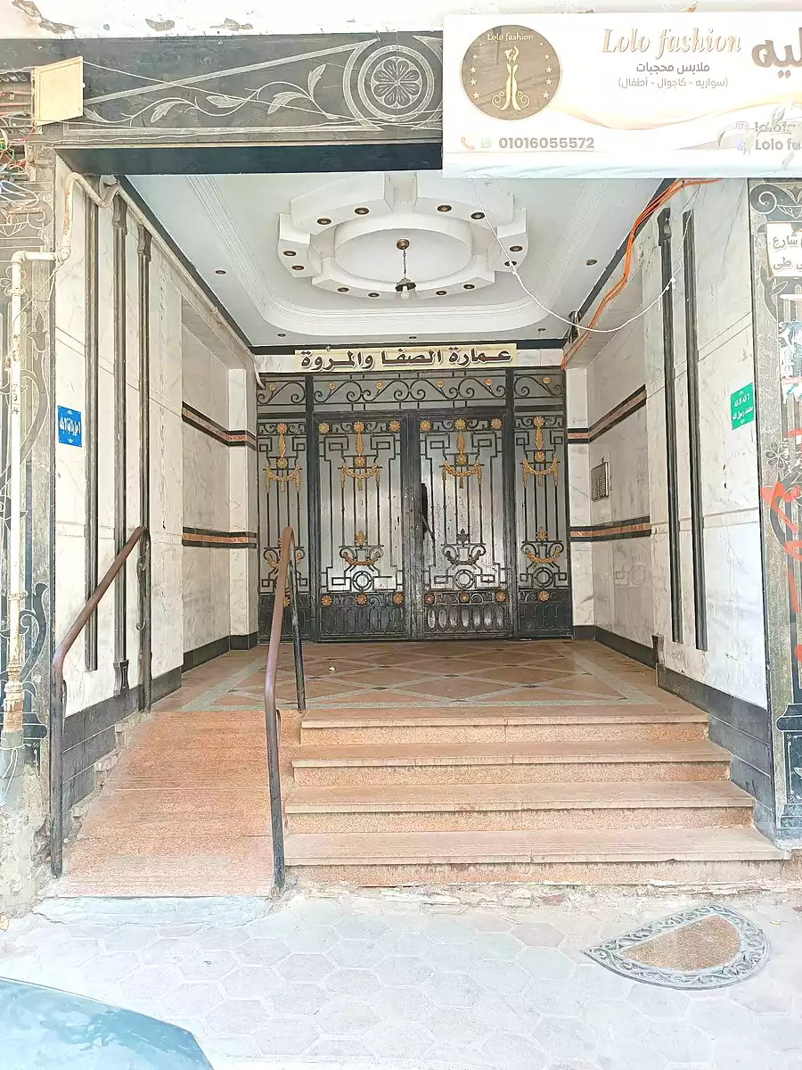https://aqarmap.com.eg/en/listing/7101412-for-sale-cairo-heliopolis-gesr-elsuez-ibn-sender-square