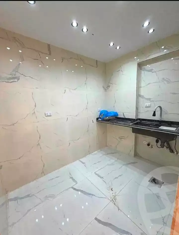 https://aqarmap.com.eg/ar/listing/7102590-for-sale-alexandria-al-agamy-lbytsh-bianchiii