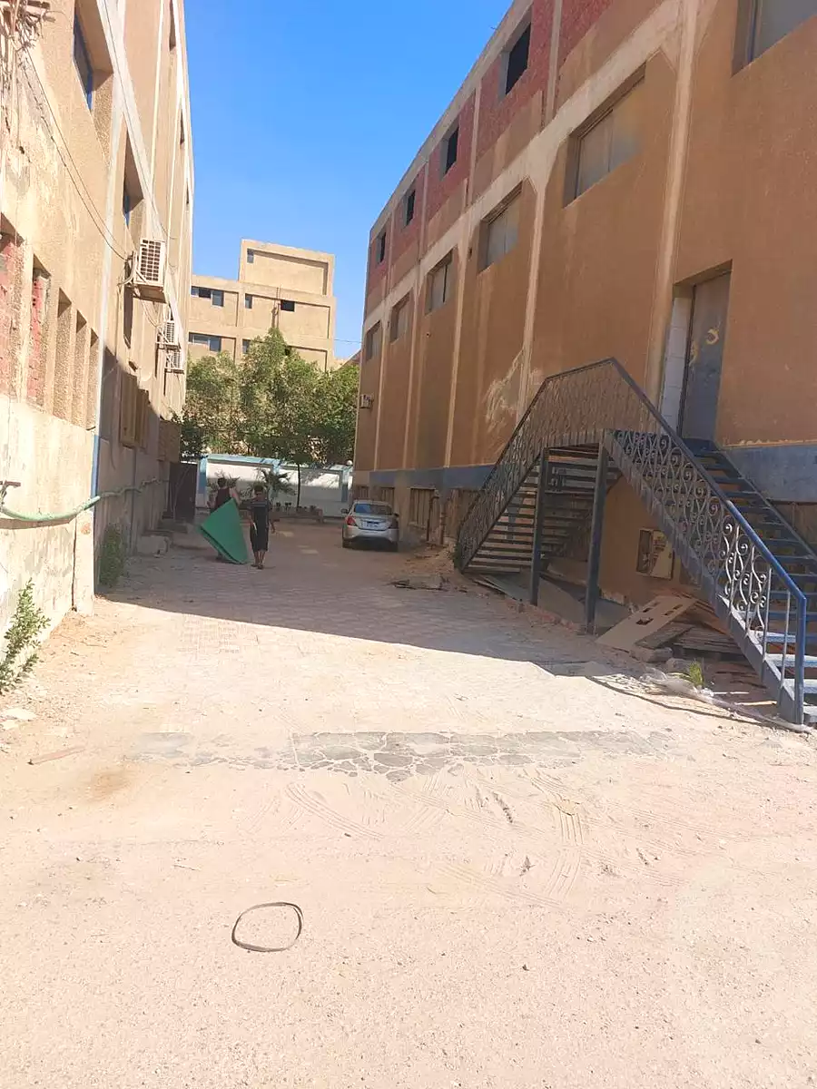 https://aqarmap.com.eg/ar/listing/7103429-for-sale-cairo-6th-of-october-el-mantqa-el-snaaaya-industrial-zone-1