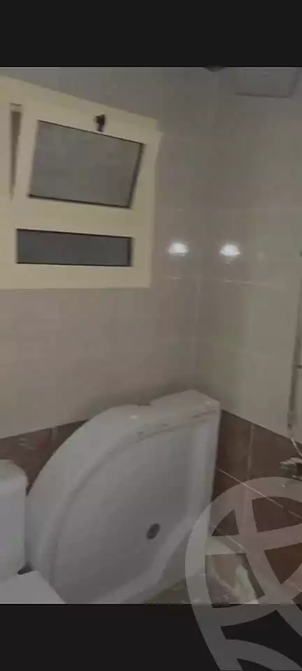 https://aqarmap.com.eg/ar/listing/7103720-for-rent-alexandria-al-agamy-bw-ywsf