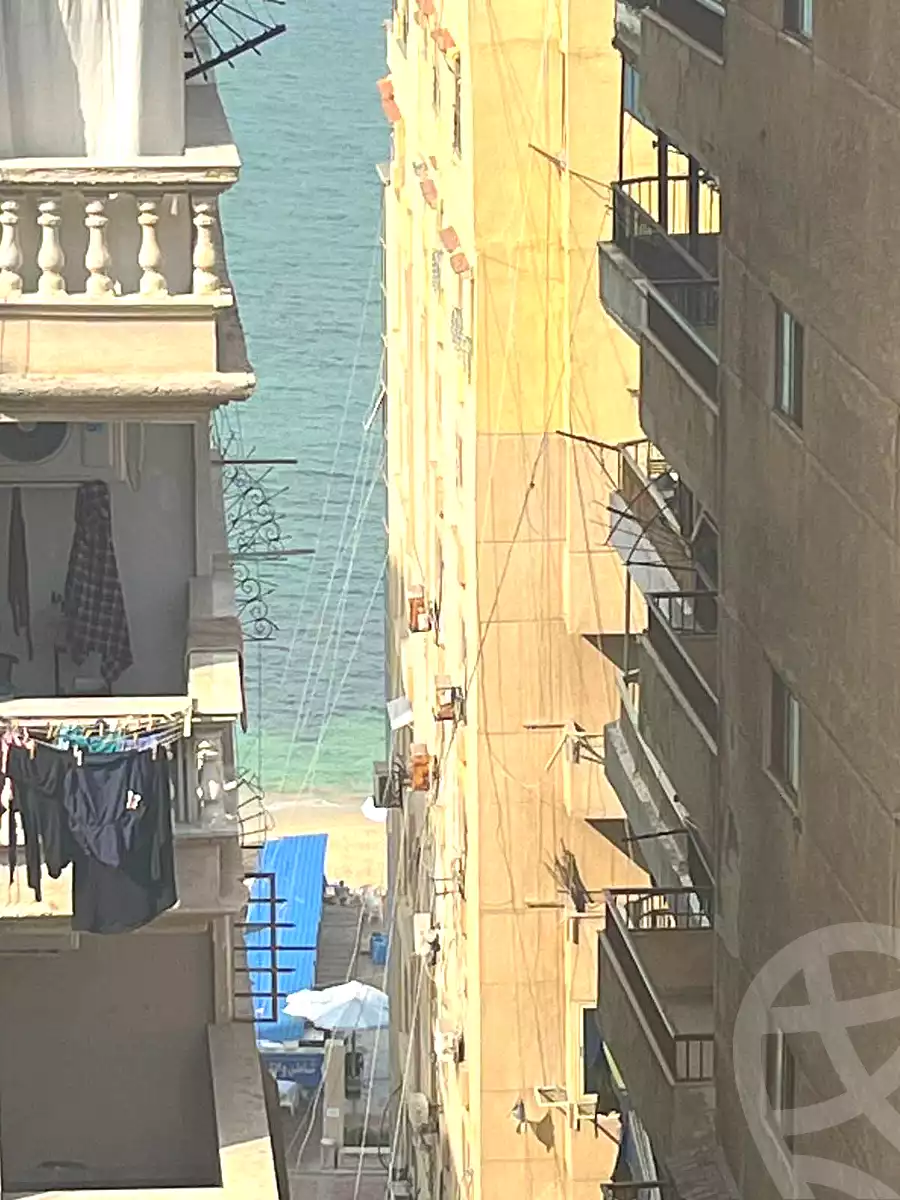 https://aqarmap.com.eg/en/listing/7105472-for-sale-alexandria-el-mandara-alex-el-mandara-bahri