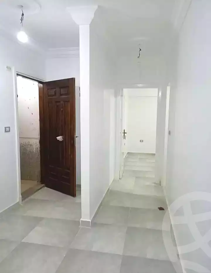 https://aqarmap.com.eg/ar/listing/7105466-for-sale-alexandria-al-agamy-bw-ywsf-hosni-mubarak-st