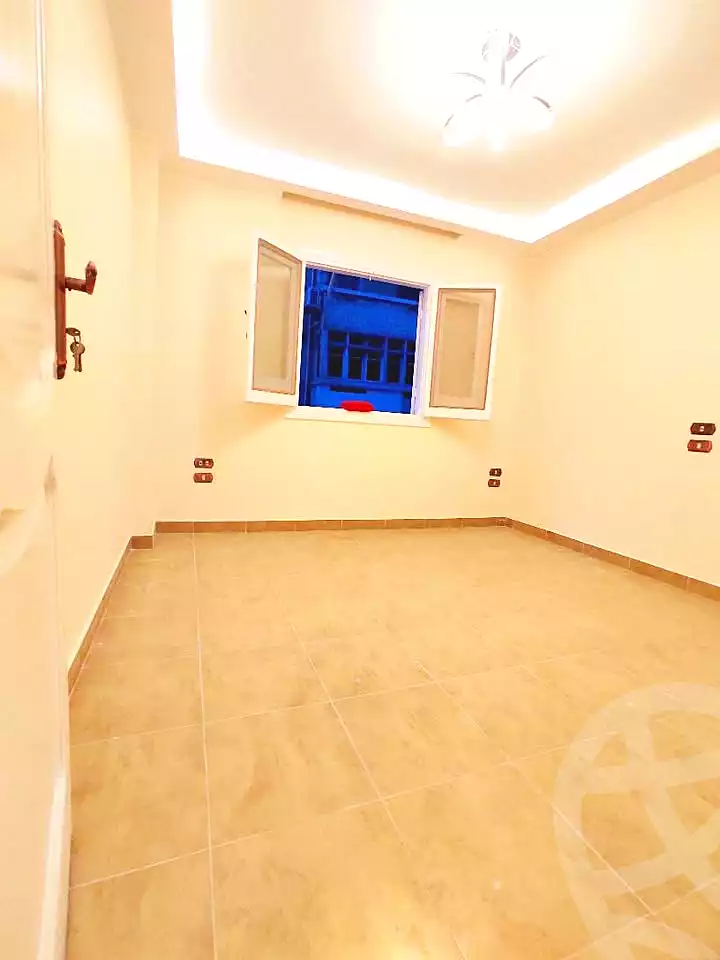 https://aqarmap.com.eg/ar/listing/7107108-for-sale-alexandria-sydy-bshr-sydy-bshr-bhry-khalil-hamada-st