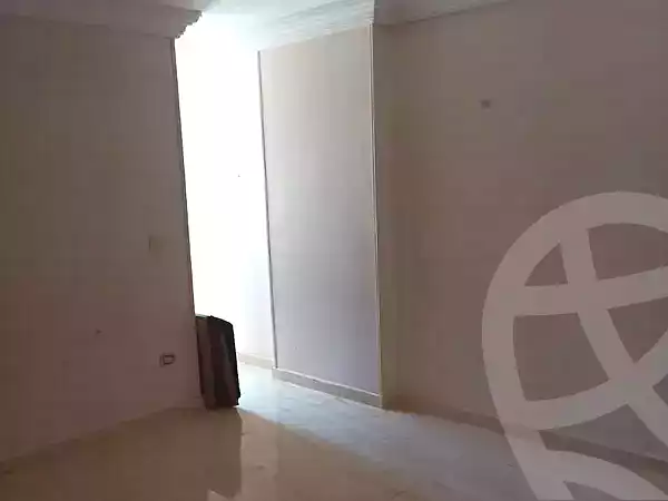 https://aqarmap.com.eg/ar/listing/7108340-for-sale-alexandria-lauran-shaarawy-st