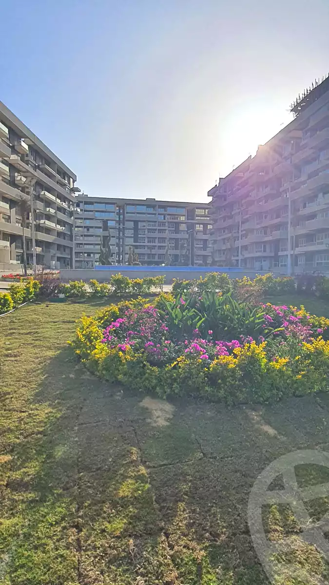 https://aqarmap.com.eg/ar/listing/7108998-for-sale-cairo-new-administrative-capital-r7-scenario