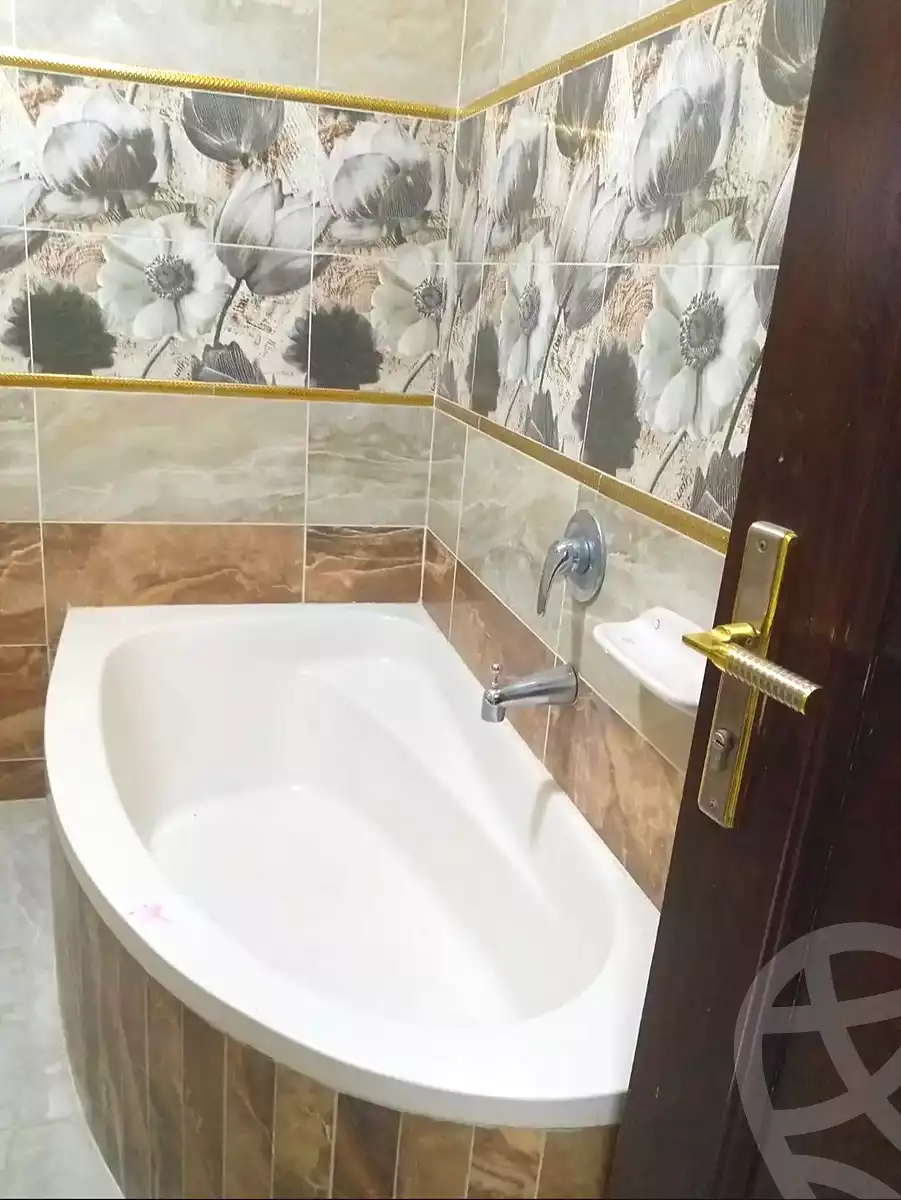 https://aqarmap.com.eg/ar/listing/7109781-for-sale-alexandria-al-agamy-lbytsh-al-kaada-st