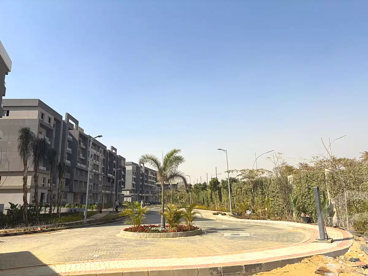 https://aqarmap.com.eg/ar/listing/7110436-for-sale-cairo-new-cairo-lmstqbl-syty-compounds-zyzyny-lmstqbl-rdk-llttwyr