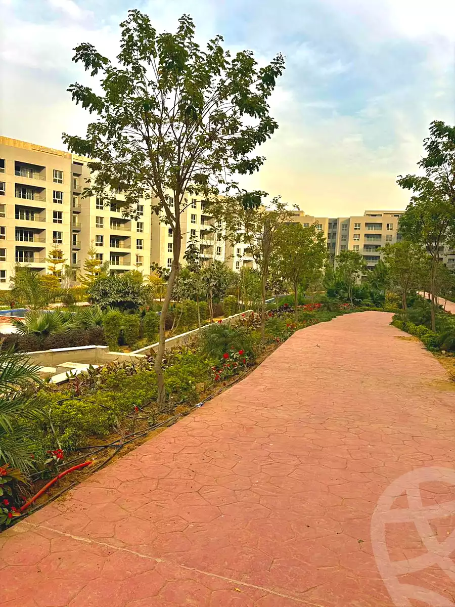 https://aqarmap.com.eg/ar/listing/7110436-for-sale-cairo-new-cairo-lmstqbl-syty-compounds-zyzyny-lmstqbl-rdk-llttwyr
