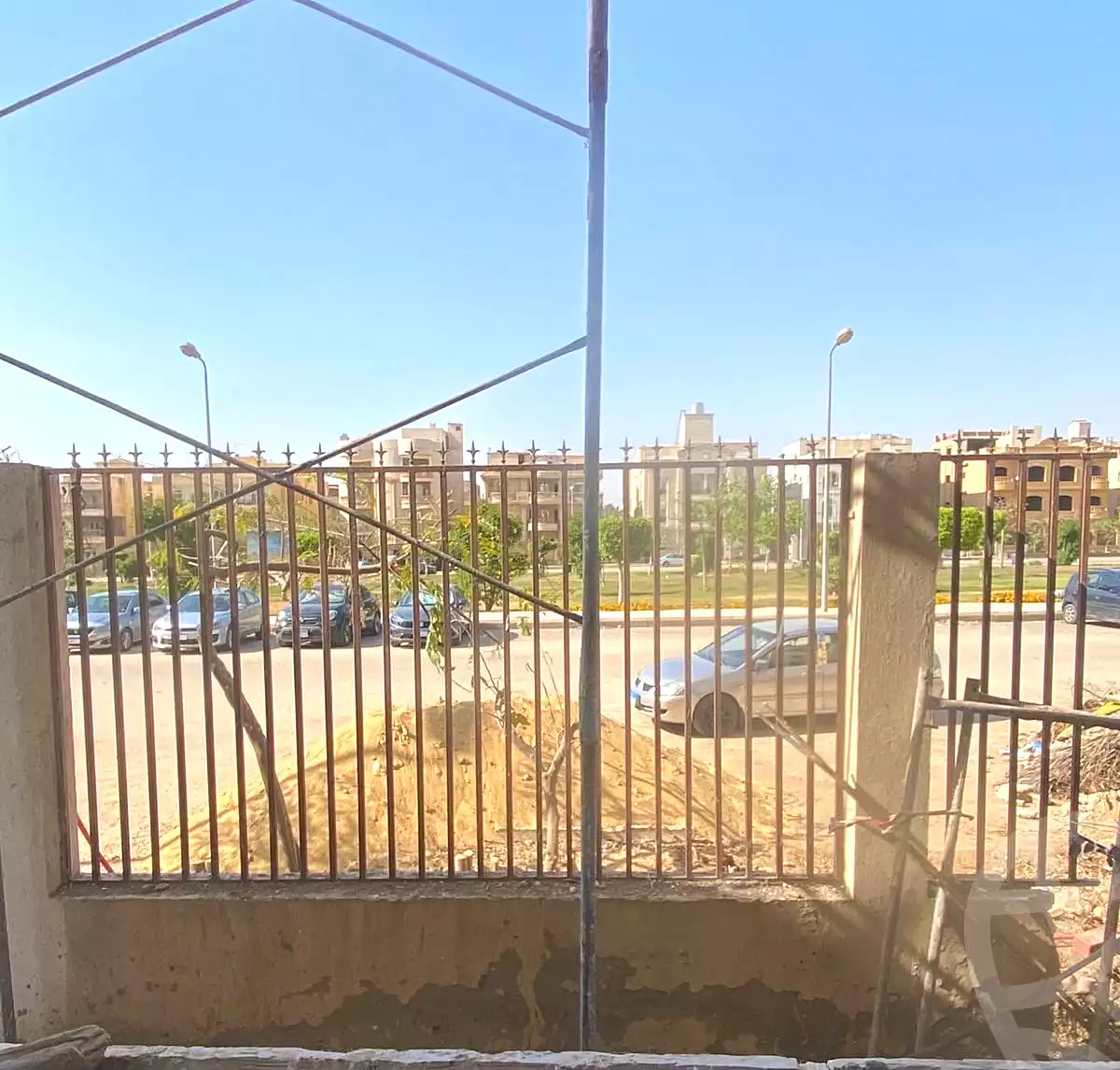 https://aqarmap.com.eg/ar/listing/7110834-for-sale-cairo-new-cairo-ganob-el-akadamiya-south-academy-b-taha-hussein-st