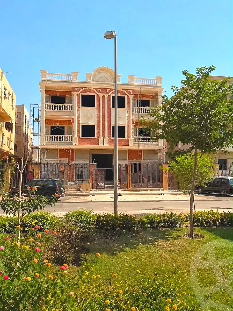 https://aqarmap.com.eg/ar/listing/7110834-for-sale-cairo-new-cairo-ganob-el-akadamiya-south-academy-b-taha-hussein-st