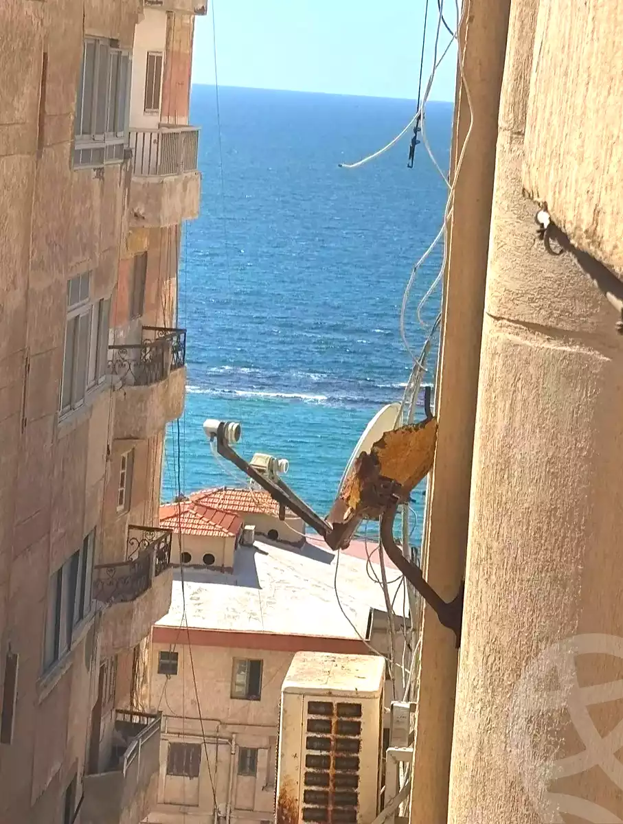 https://aqarmap.com.eg/en/listing/7110957-for-sale-alexandria-el-asafra-l-sfr-bhry-atlas-st