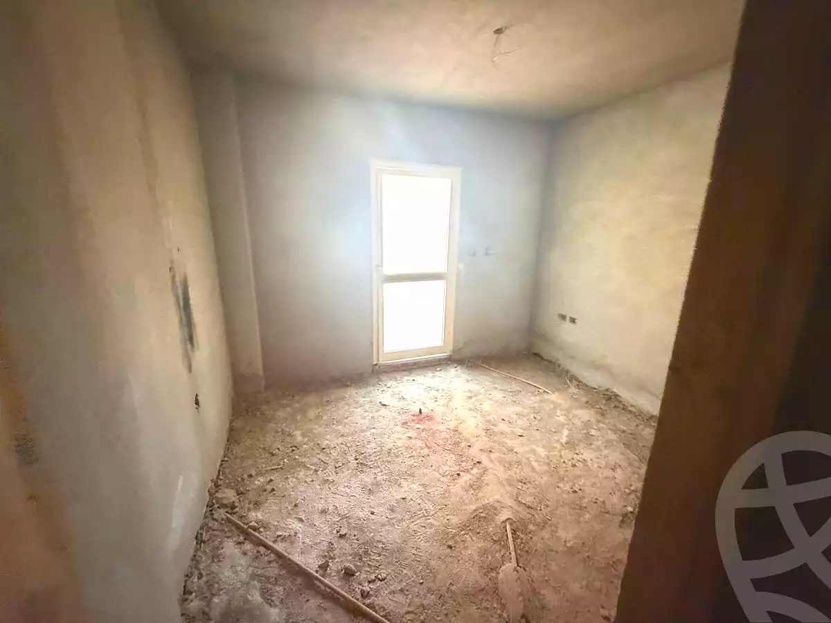 https://aqarmap.com.eg/en/listing/7112756-for-sale-cairo-new-cairo-compounds-bankers-compound