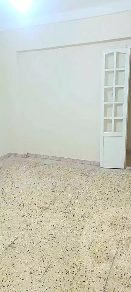 https://aqarmap.com.eg/ar/listing/7113481-for-sale-alexandria-sydy-bshr-shr-mlk-hfny