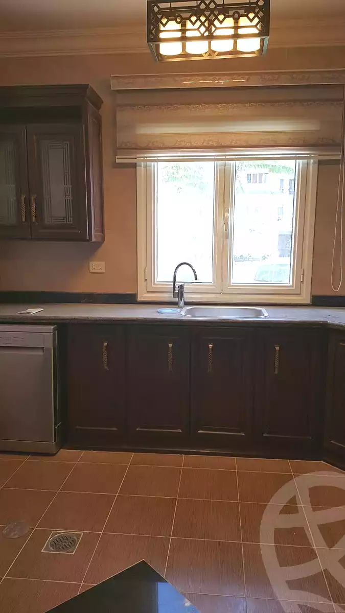 https://aqarmap.com.eg/ar/listing/7113773-for-rent-cairo-new-cairo-compounds-mountain-view-hyde-park