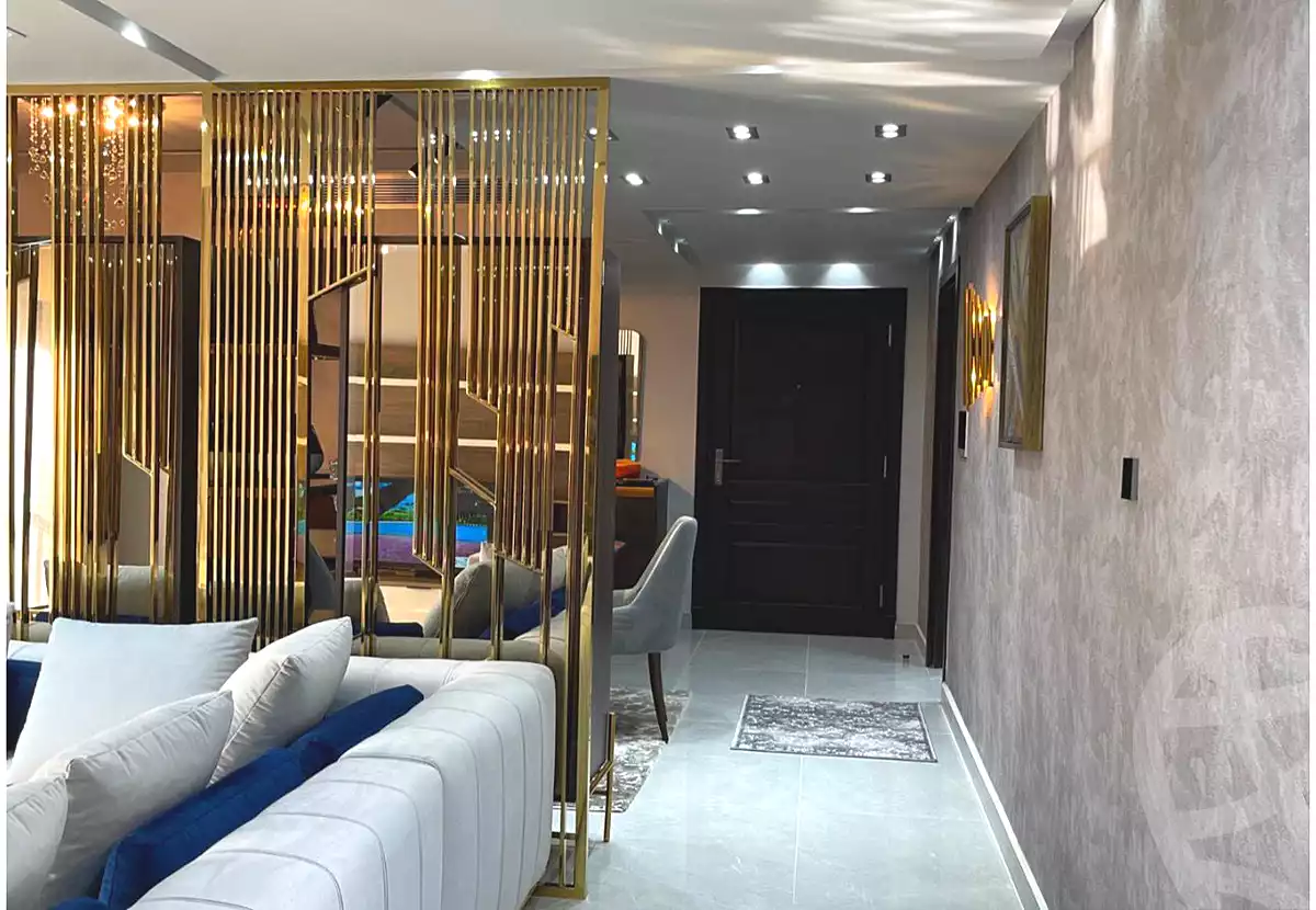 https://aqarmap.com.eg/ar/listing/7114781-for-sale-cairo-new-cairo-compounds-hyde-park-centre-ville-hyde-park