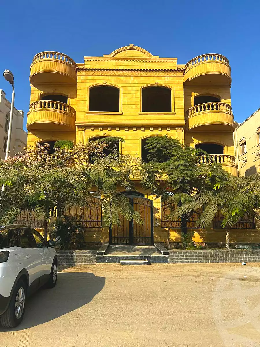 https://aqarmap.com.eg/ar/listing/7114979-for-sale-cairo-new-cairo-ganob-el-akadamiya-south-academy-b-taha-hussein-st
