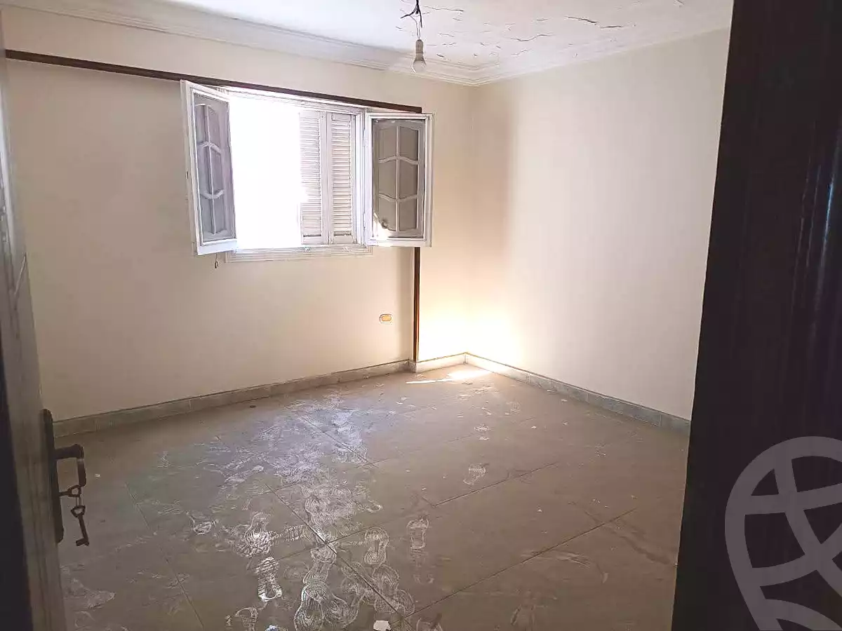 https://aqarmap.com.eg/ar/listing/7115586-for-sale-alexandria-lsywf-el-seyouf-qebly