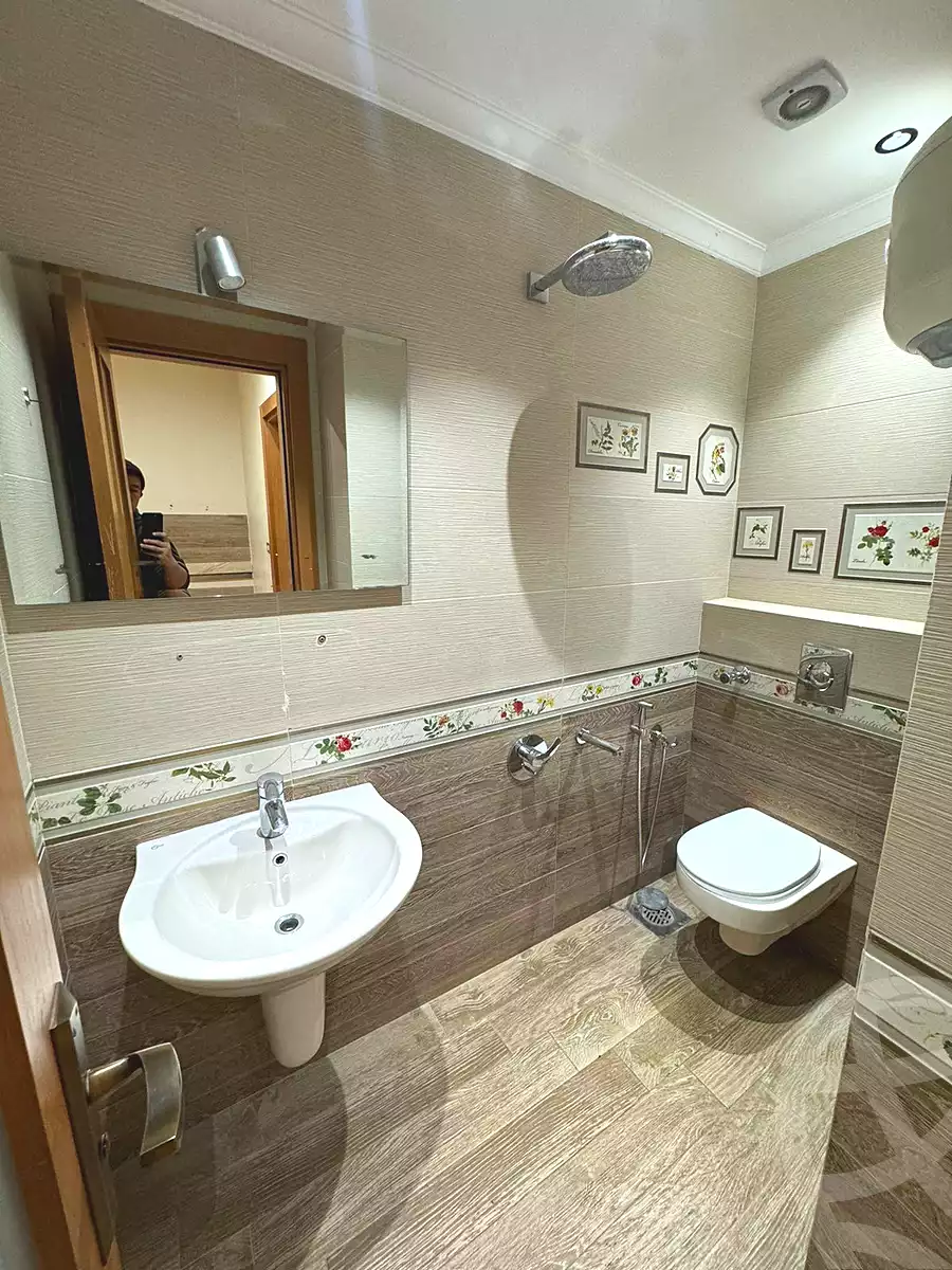 https://aqarmap.com.eg/ar/listing/7115664-for-sale-cairo-new-cairo-ganob-el-akadamiya-south-academy-z