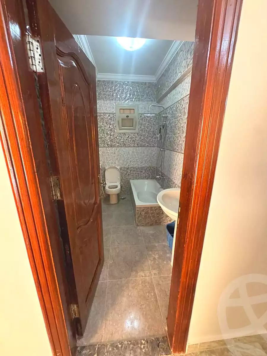 https://aqarmap.com.eg/ar/listing/7115856-for-sale-cairo-new-cairo-ganob-el-akadamiya-south-academy-h-amr-ibn-el-ass-st