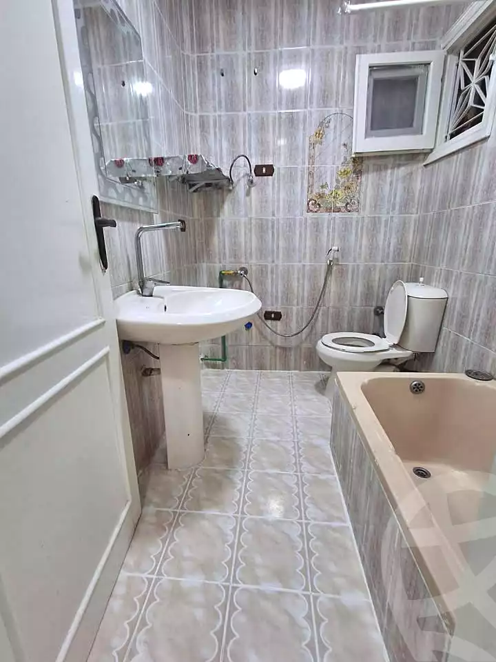 https://aqarmap.com.eg/en/listing/7116004-for-sale-alexandria-al-agamy-shataa-el-nakheel