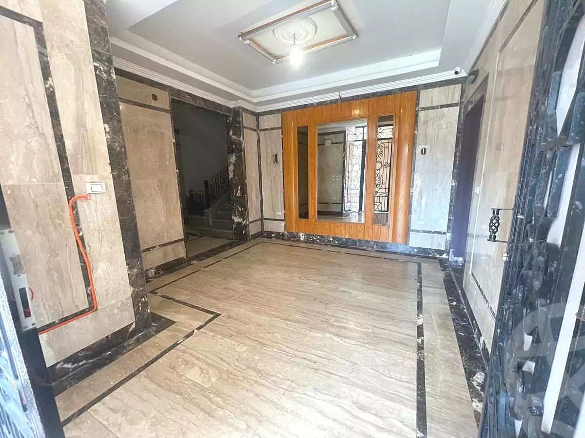 https://aqarmap.com.eg/ar/listing/7117072-for-sale-cairo-new-cairo-first-settlement-mhwr-mstfy-kml