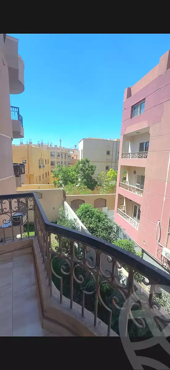 https://aqarmap.com.eg/ar/listing/7117072-for-sale-cairo-new-cairo-first-settlement-mhwr-mstfy-kml