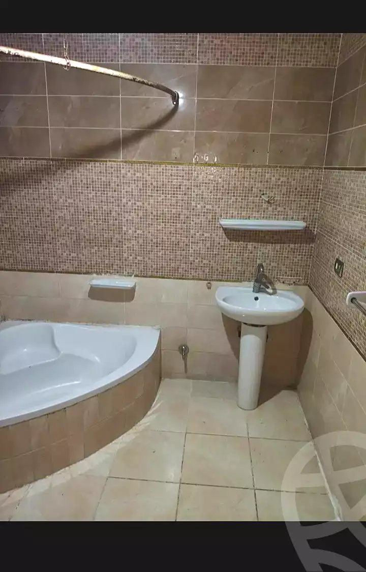https://aqarmap.com.eg/ar/listing/7117152-for-sale-alexandria-lsywf-el-falki