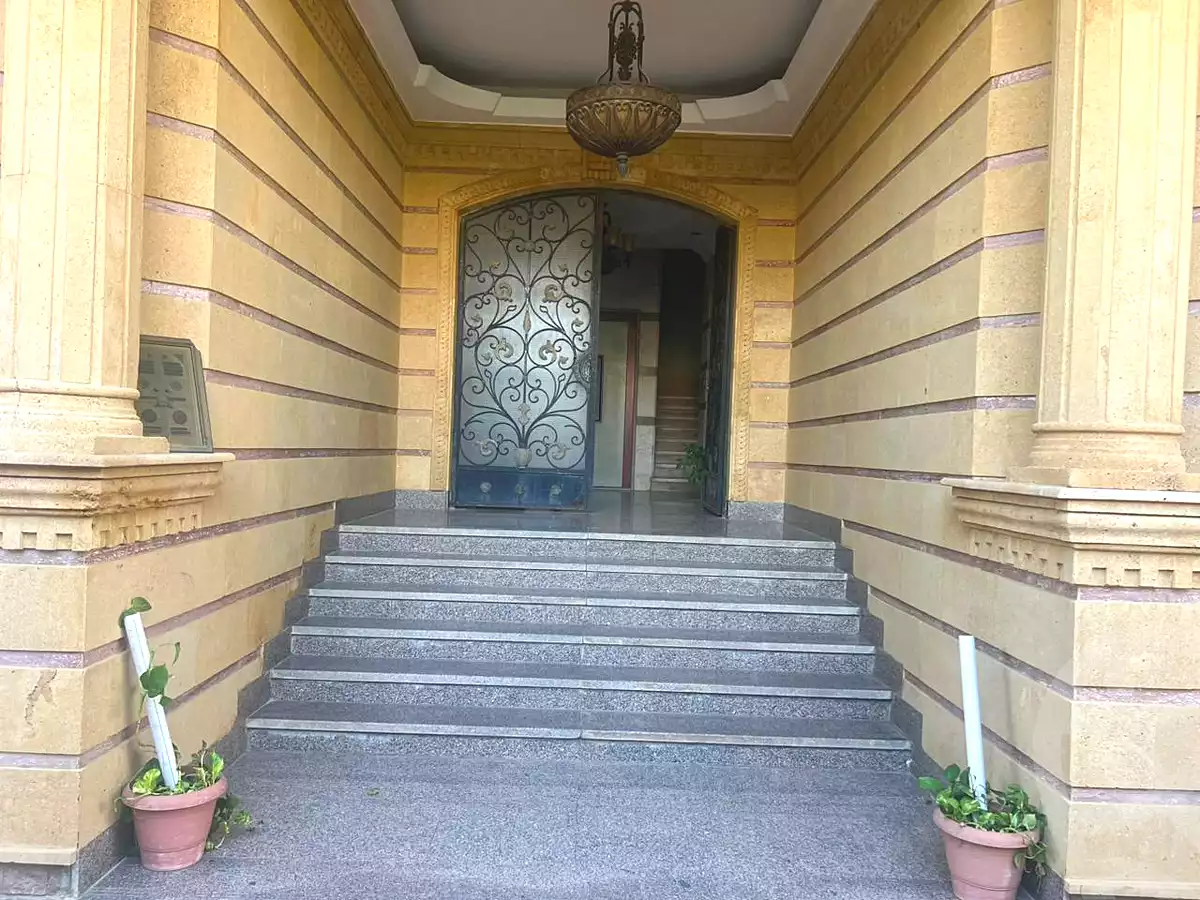 https://aqarmap.com.eg/ar/listing/7118368-for-sale-cairo-new-cairo-ganob-el-akadamiya-south-academy-b-taha-hussein-st