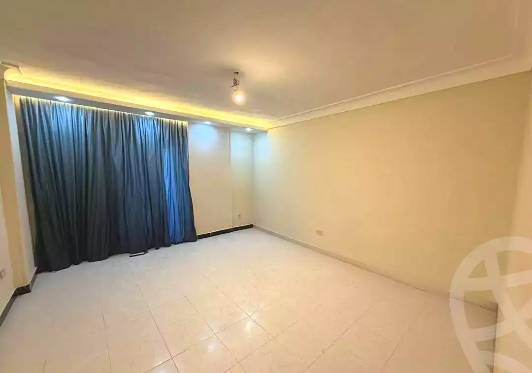 https://aqarmap.com.eg/en/listing/7119193-for-sale-alexandria-moharram-bey-grin-st