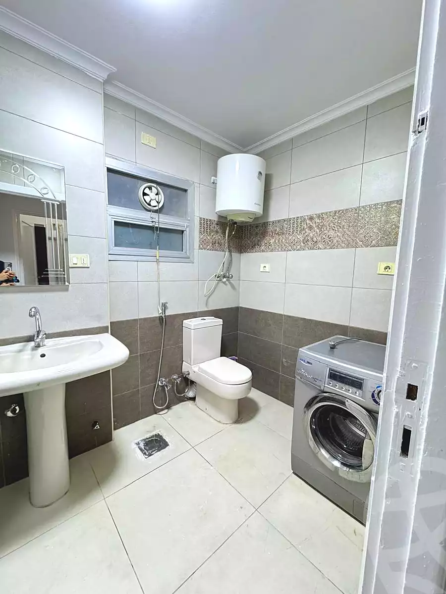https://aqarmap.com.eg/ar/listing/7119259-for-rent-cairo-new-cairo-lrhb-city-phase-1-youssef-el-sebaey-st