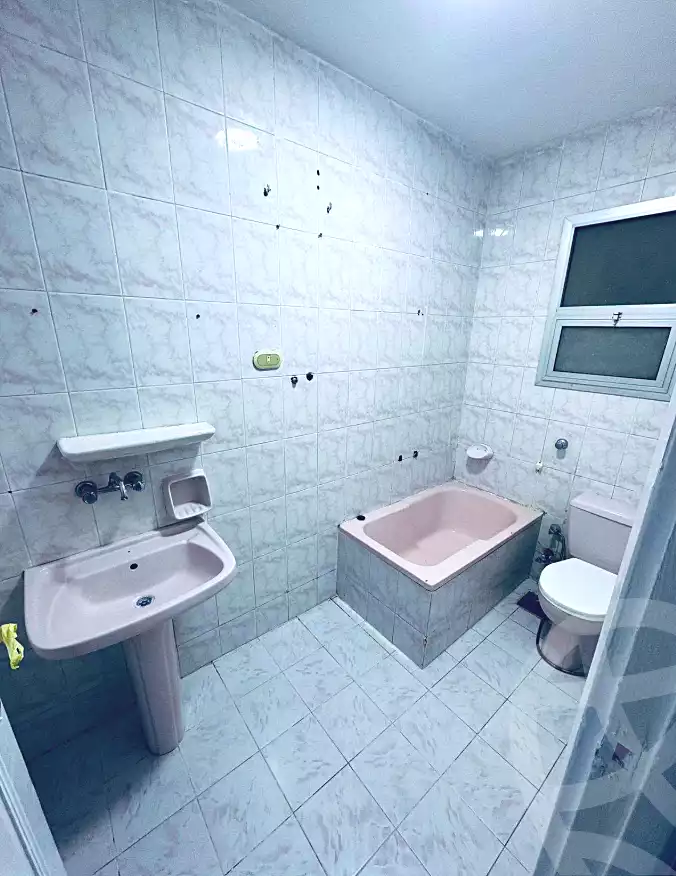 https://aqarmap.com.eg/ar/listing/7121157-for-sale-alexandria-al-agamy-shataa-el-nakheel