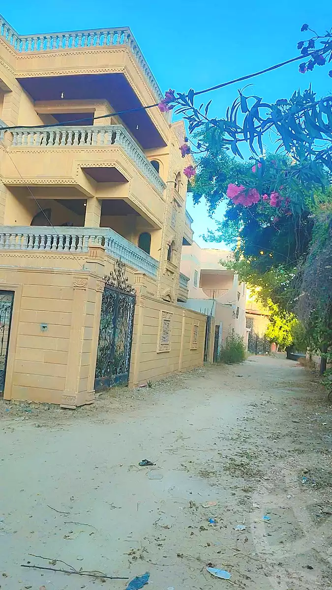 https://aqarmap.com.eg/en/listing/7121920-for-sale-alexandria-al-agamy-lbytsh-el-hanafeya-st
