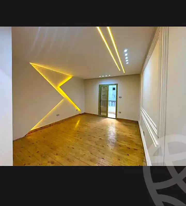 https://aqarmap.com.eg/ar/listing/7122127-for-sale-alexandria-miami-shr-jml-bd-lnsr