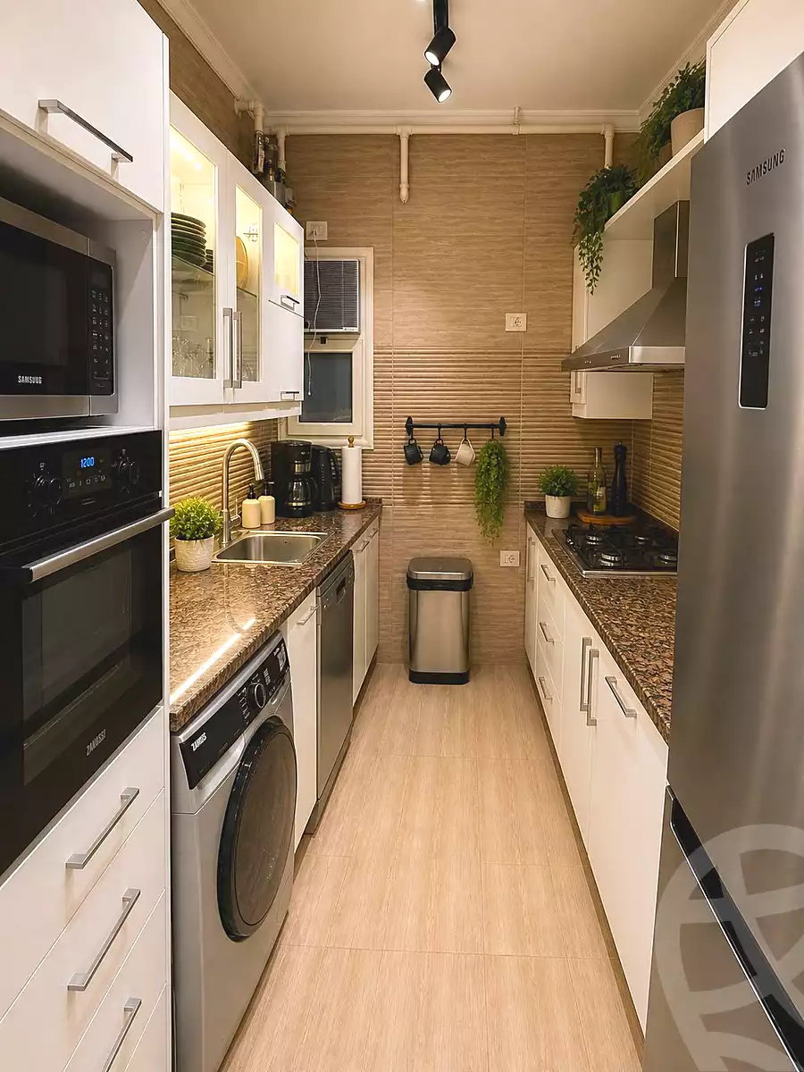 https://aqarmap.com.eg/ar/listing/7122985-for-sale-cairo-new-cairo-compounds-mountain-view-hyde-park
