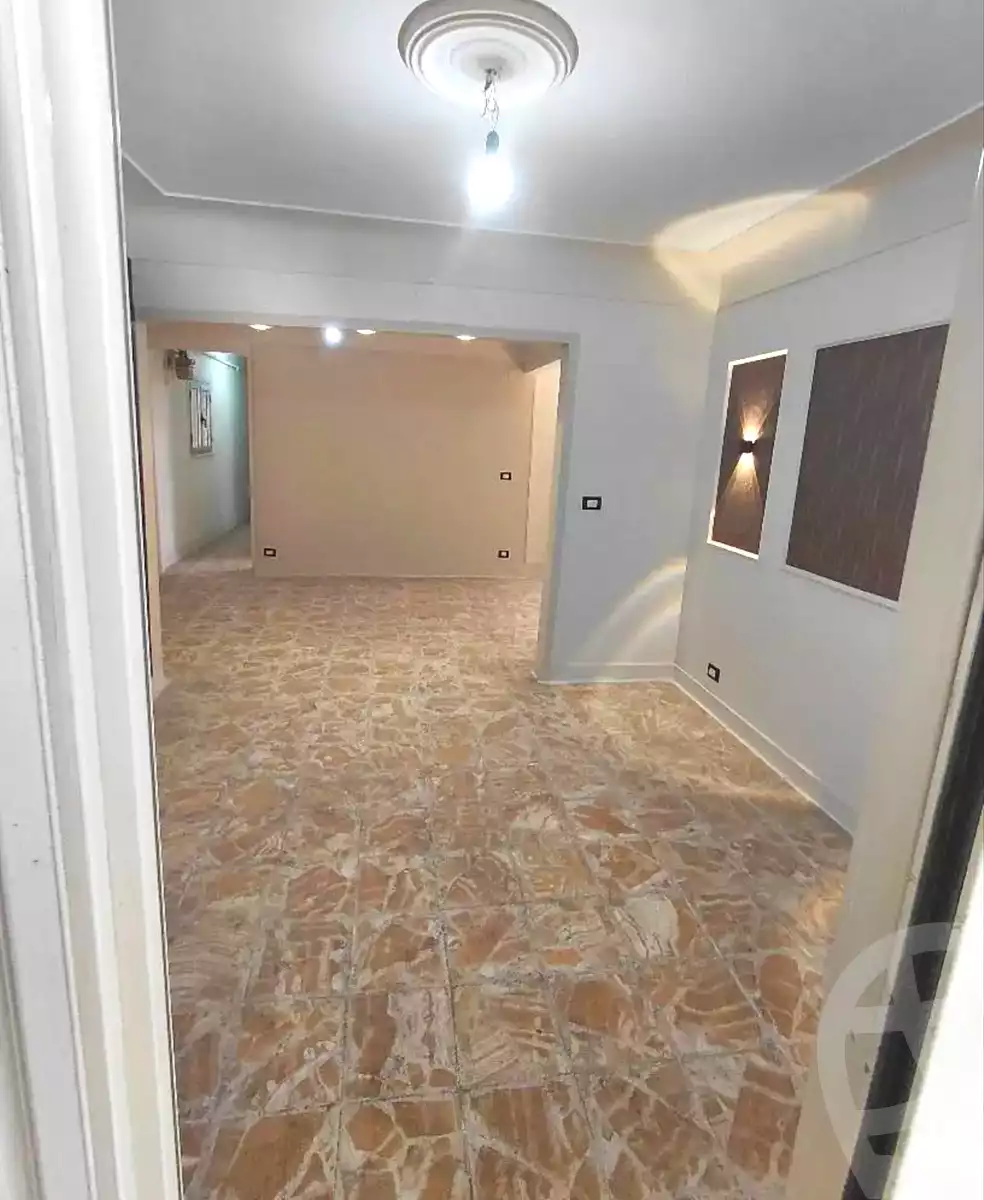 https://aqarmap.com.eg/ar/listing/7123391-for-sale-alexandria-sydy-bshr-sydy-bshr-bhry-shr-khld-bn-lwlyd