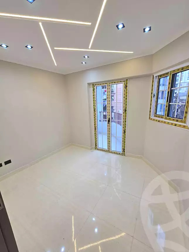https://aqarmap.com.eg/en/listing/7123910-for-sale-alexandria-el-mandara-shr-jml-bd-lnsr