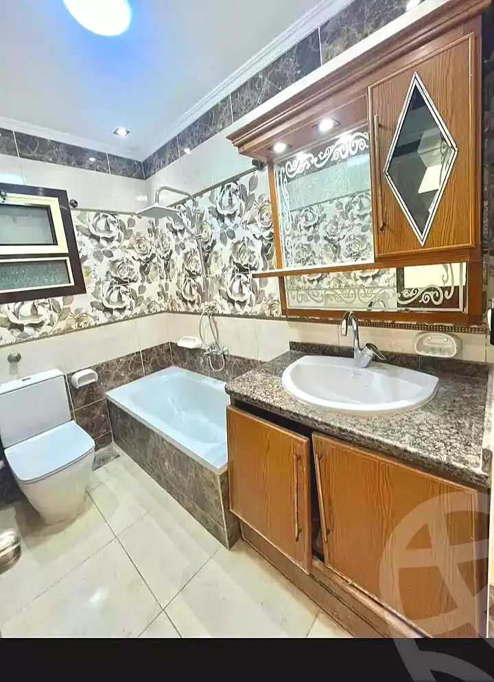 https://aqarmap.com.eg/ar/listing/7125524-for-sale-alexandria-al-agamy-lbytsh-el-reyad-st