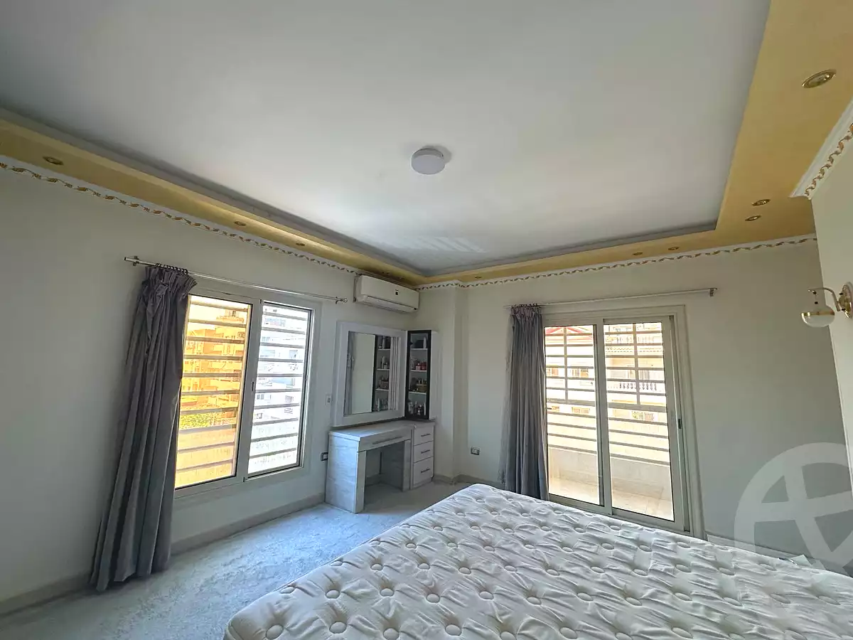 https://aqarmap.com.eg/en/listing/7126513-for-sale-cairo-6th-of-october-compounds-high-town