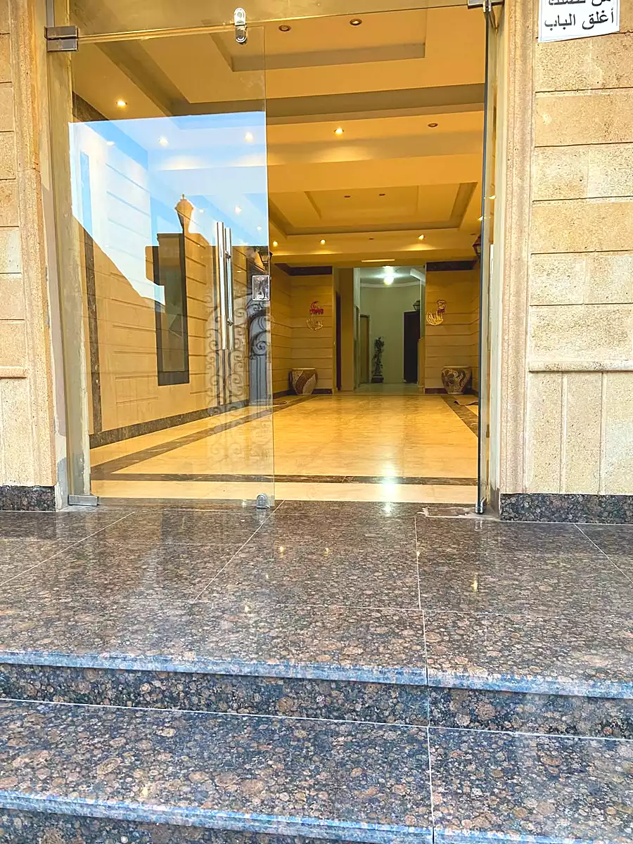 https://aqarmap.com.eg/en/listing/7127326-for-sale-cairo-new-cairo-compounds-kmbwnd-lnkhyl