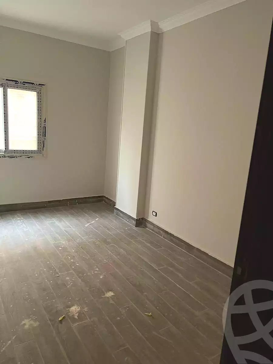 https://aqarmap.com.eg/en/listing/7127525-for-sale-cairo-new-cairo-compounds-el-mostashareen-compound