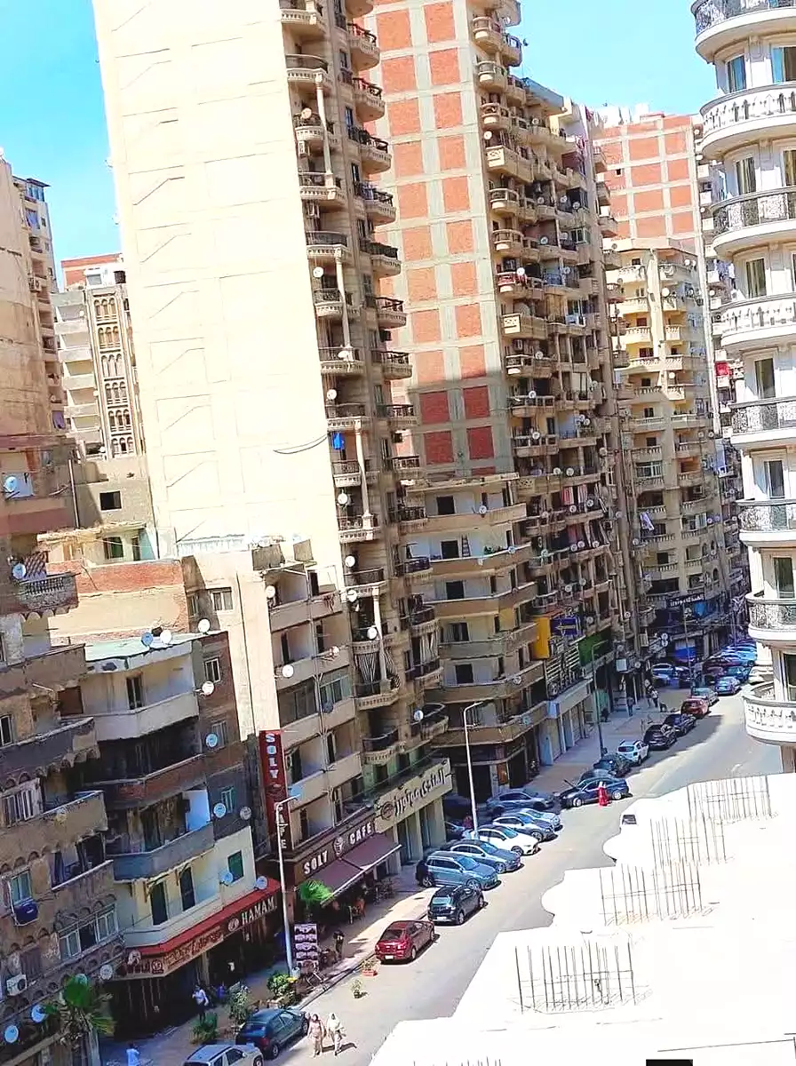 https://aqarmap.com.eg/ar/listing/7128407-for-sale-alexandria-sydy-bshr-sydy-bshr-bhry-shr-mhmd-njyb