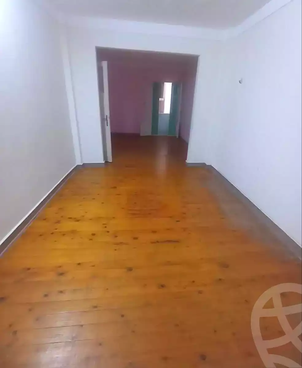 https://aqarmap.com.eg/ar/listing/7128434-for-sale-alexandria-ganaklis-shr-bw-qyr-tryq-lhry