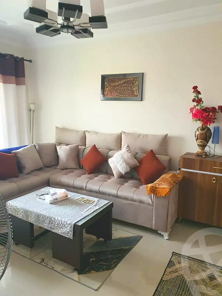 https://aqarmap.com.eg/ar/listing/7131399-for-rent-cairo-el-sheikh-zayed-city-compounds-rawdet-zayed