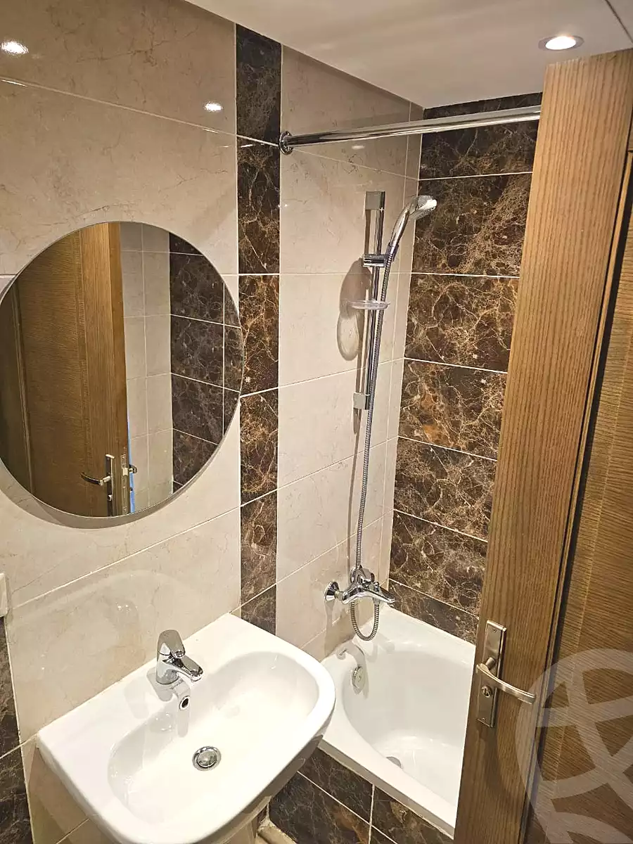 https://aqarmap.com.eg/ar/listing/7131684-for-rent-cairo-new-cairo-compounds-blm-hylz-nyw-kyrw