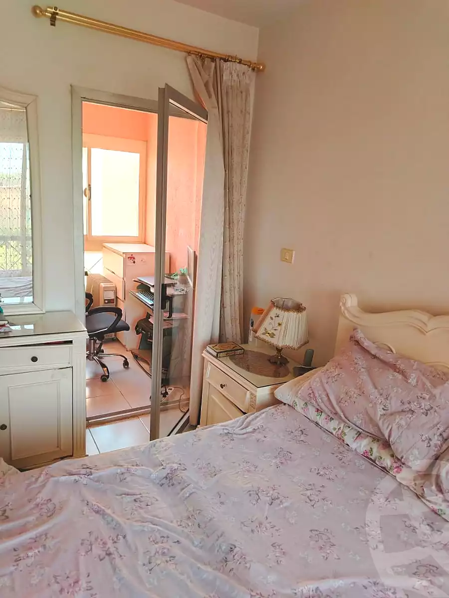 https://aqarmap.com.eg/ar/listing/7131764-for-sale-cairo-new-cairo-lrhb-city-phase-1-ahmed-rami-st