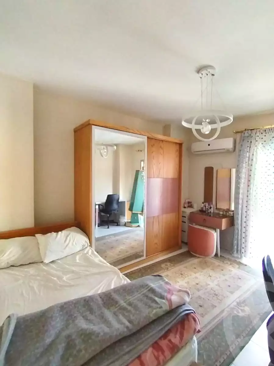 https://aqarmap.com.eg/ar/listing/7131764-for-sale-cairo-new-cairo-lrhb-city-phase-1-ahmed-rami-st