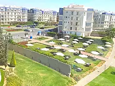 https://aqarmap.com.eg/ar/listing/7131851-for-sale-cairo-new-cairo-compounds-mountain-view-hyde-park