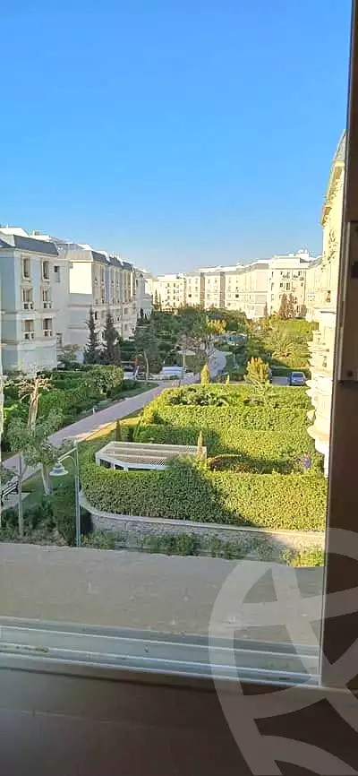 https://aqarmap.com.eg/ar/listing/7131851-for-sale-cairo-new-cairo-compounds-mountain-view-hyde-park