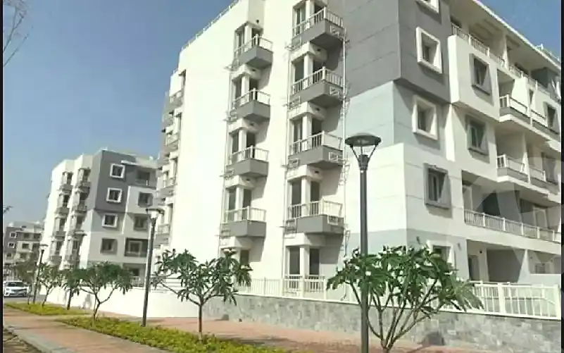 https://aqarmap.com.eg/ar/listing/7132118-for-sale-cairo-new-cairo-compounds-jyd